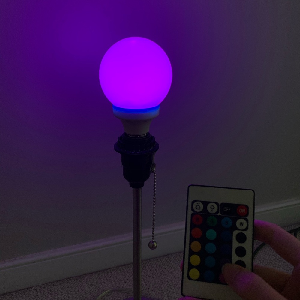 Color Changing LED light bulb - Picture 2 of 6